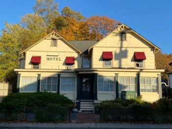 Roslyn Village Motel 2