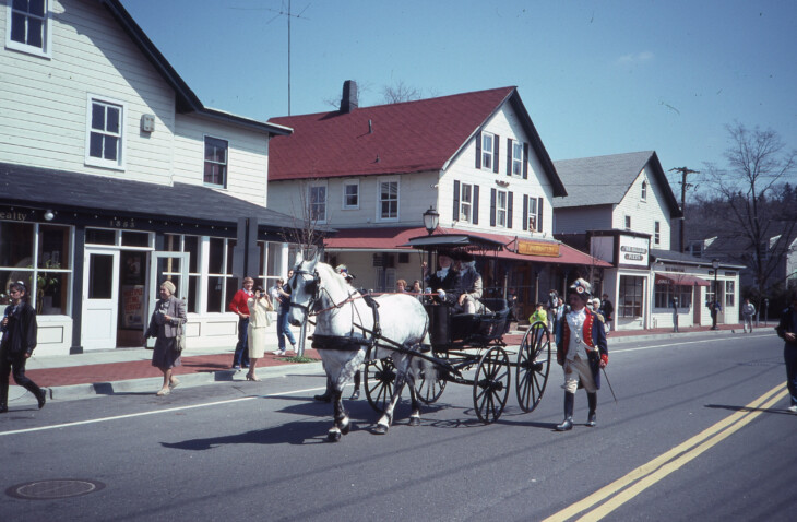 Copy of Roslyn Landmarks G Washington Bicentenial Visit Parade Old Northern Blvd View2 4 22 1990 14