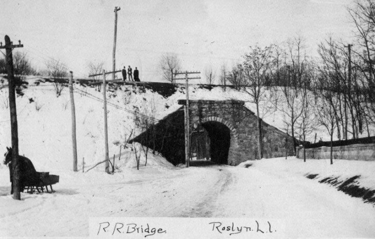 Roslyn Rd LIRR Bridge View NW 1915
