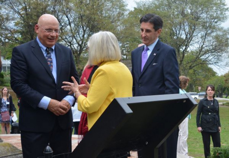 Statue Marker Bosworth Wink Kroplick