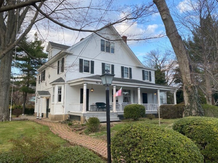 Newsday Real Estate, July 16, 2021 Roslyn Heights' allure schools