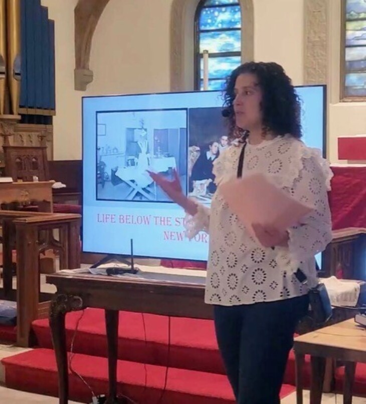 Thumbnail Esther Crain2